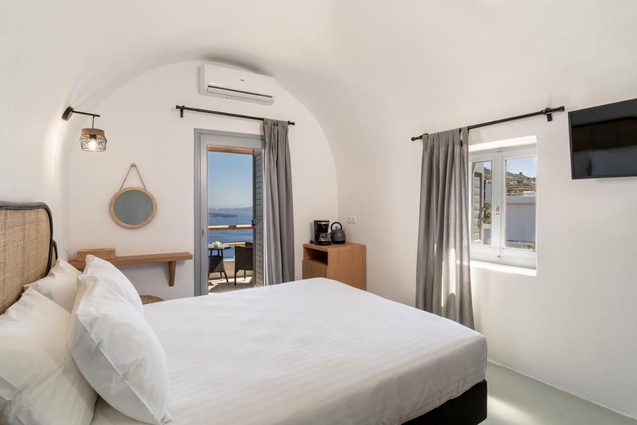 Evanthia Best View Thirassia Island Hotel ภายนอก รูปภาพ
