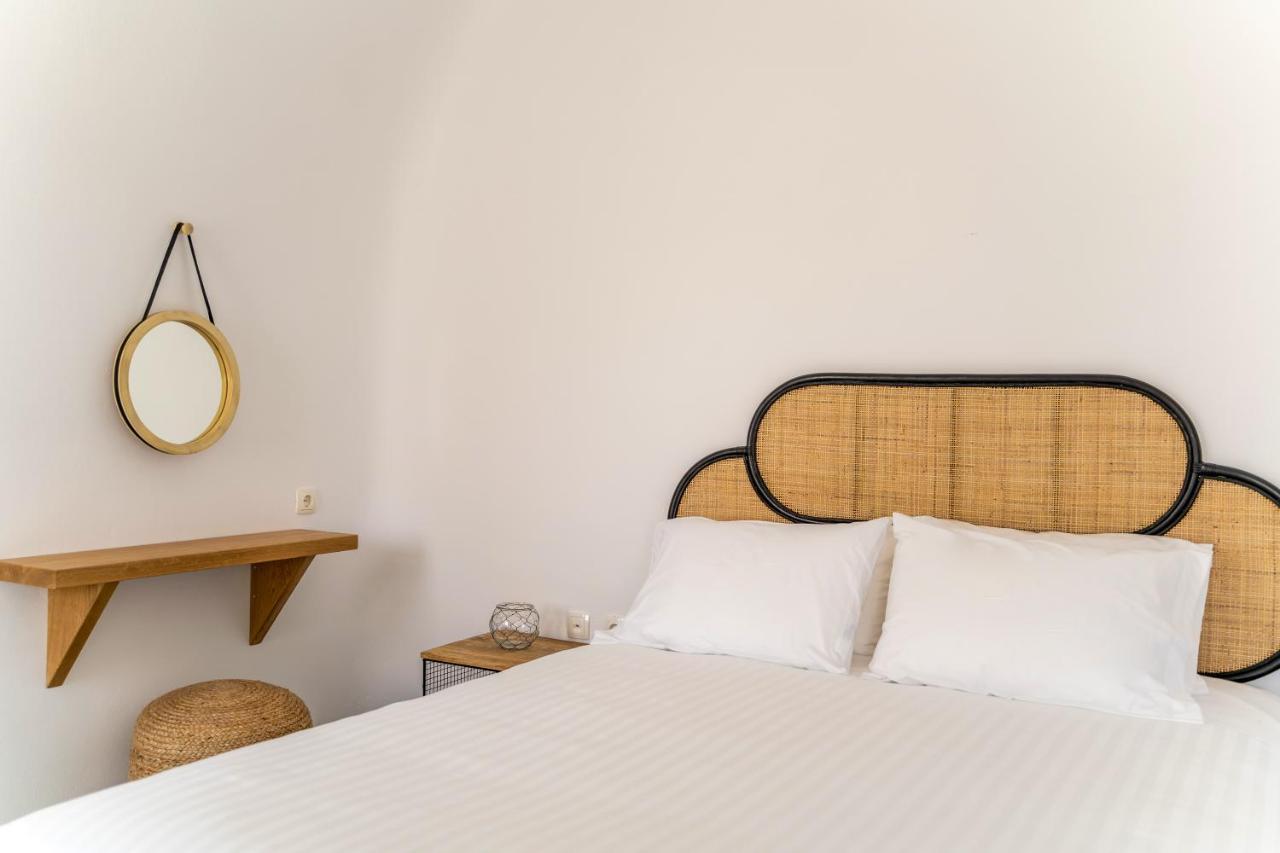 Evanthia Best View Thirassia Island Hotel ภายนอก รูปภาพ