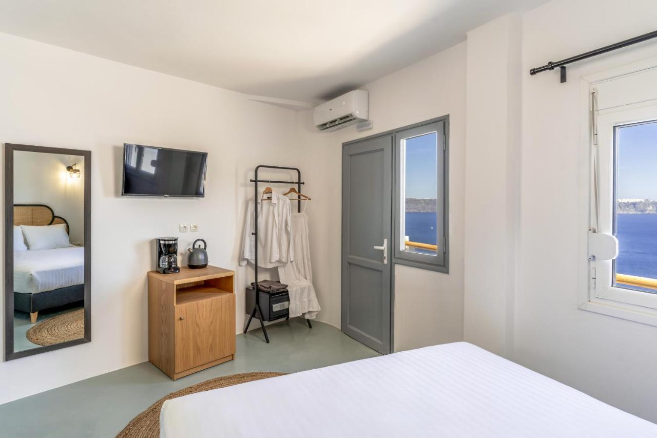 Evanthia Best View Thirassia Island Hotel ภายนอก รูปภาพ