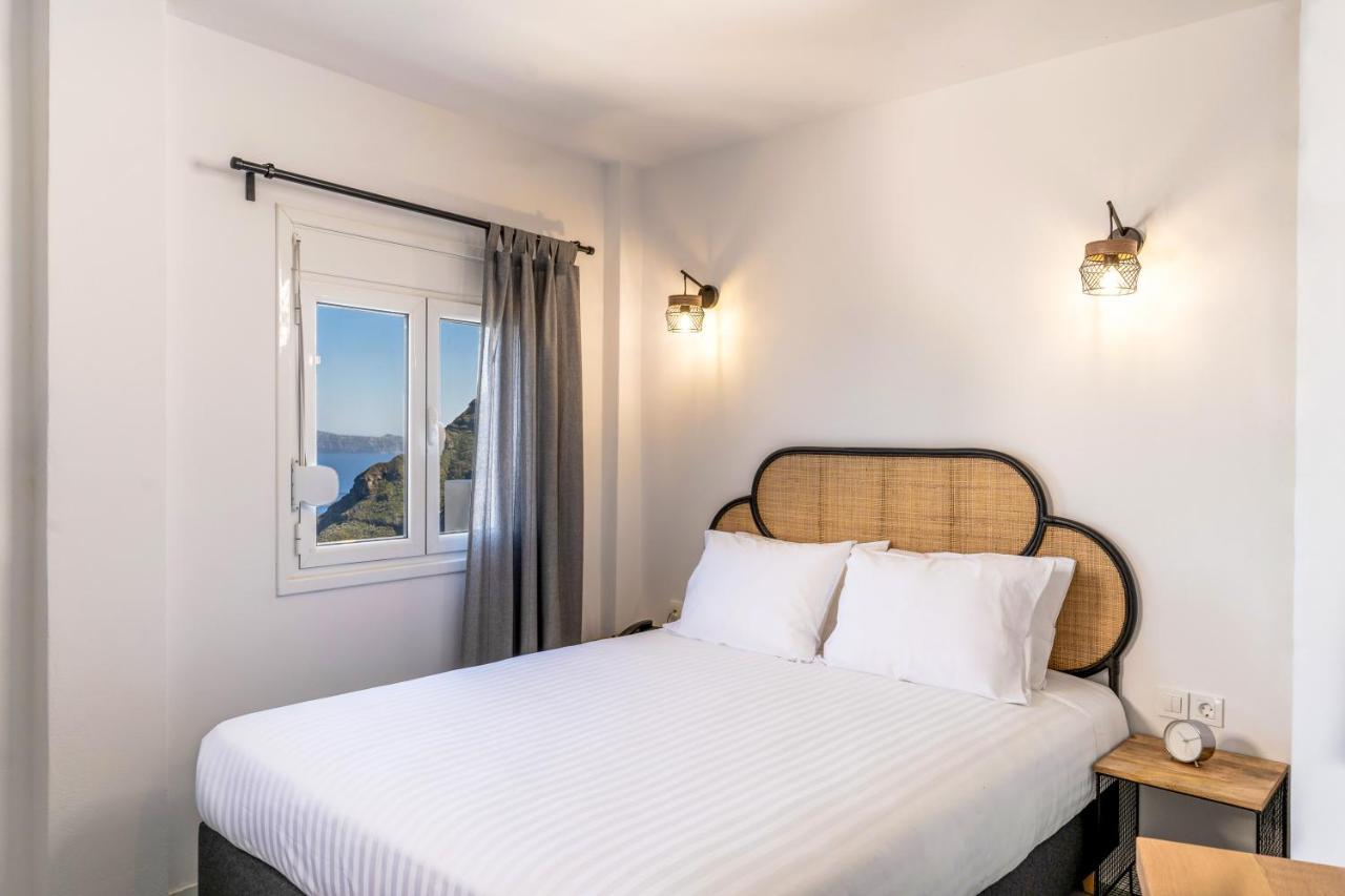 Evanthia Best View Thirassia Island Hotel ภายนอก รูปภาพ
