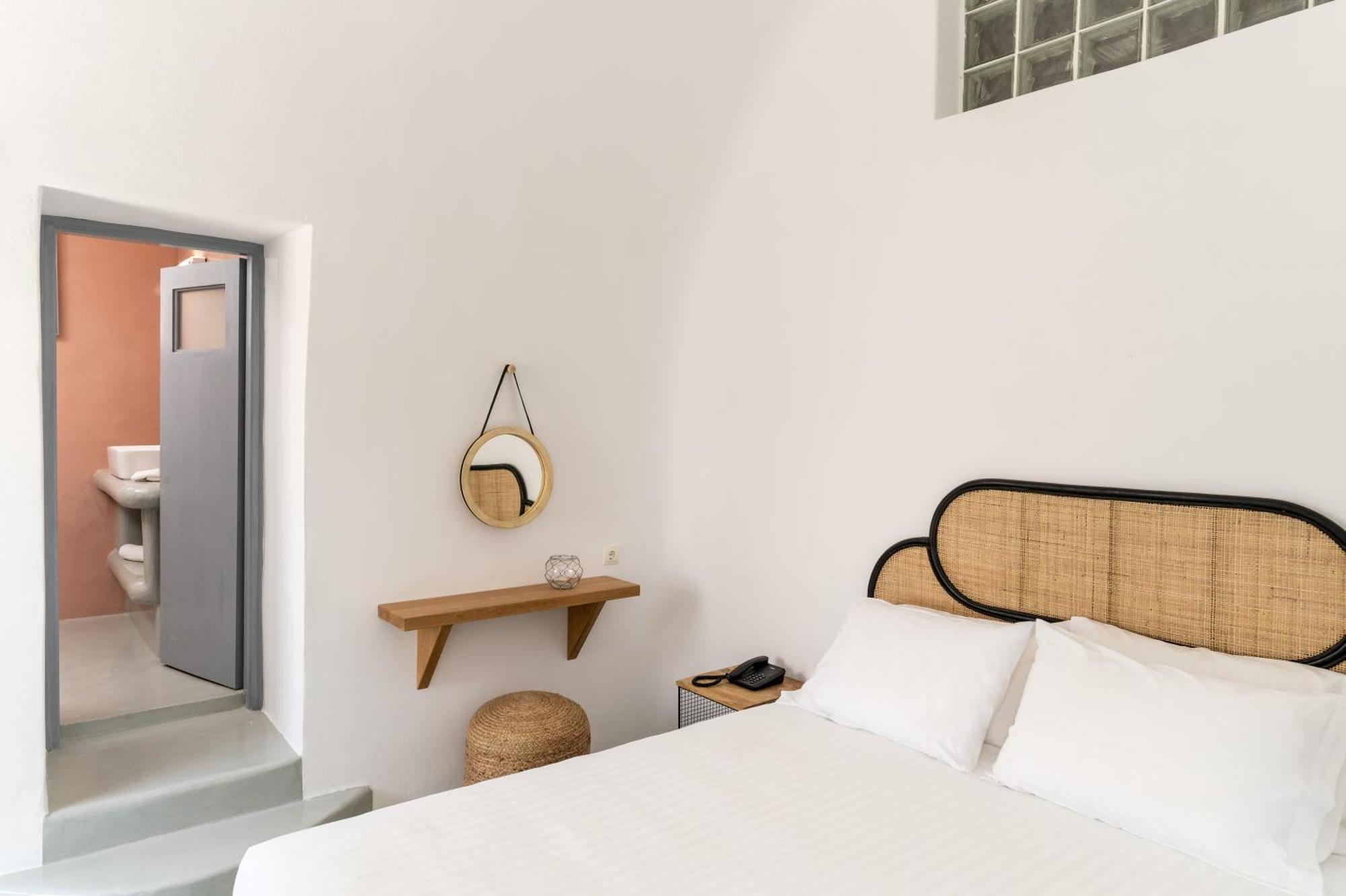Evanthia Best View Thirassia Island Hotel ภายนอก รูปภาพ